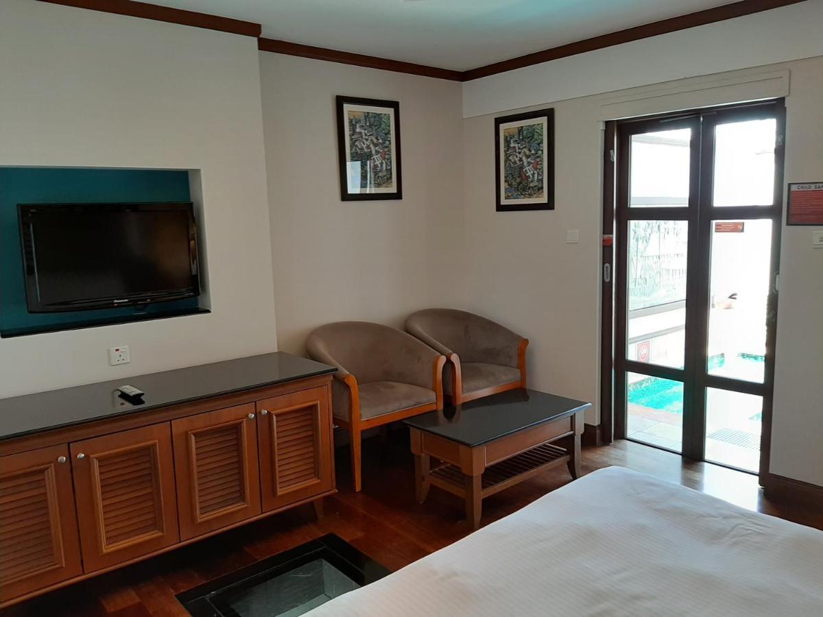 Wonderland Private Pool Villas At Port Dickson Exterior photo